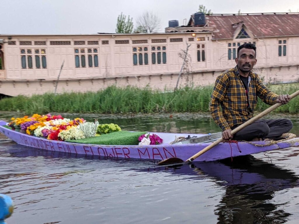 Shikara ride, Srinagar