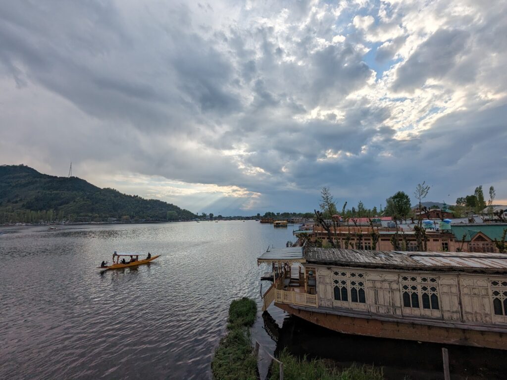 Sukoon Houseboat, Srinagar